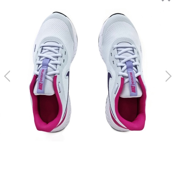 Nike running shoes size 7 girl's size and women's 8.5 - Picture 2 of 6